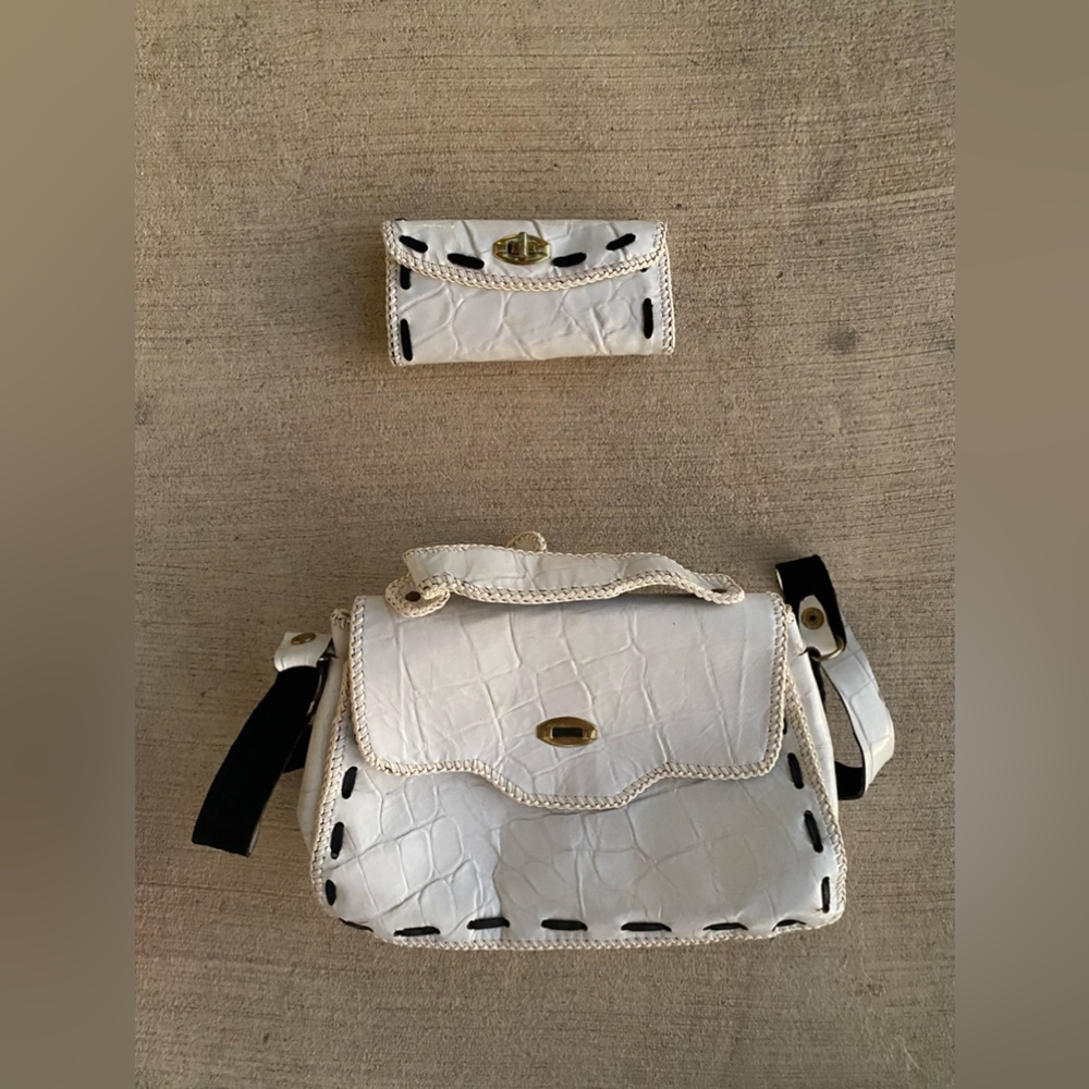 Vintage Jeun Bang White Leather Animal Purse & Wallet